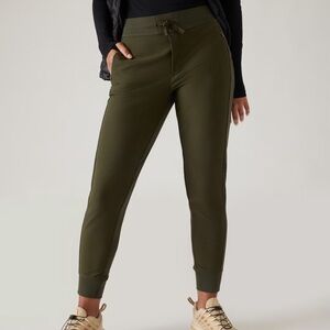 Athleta headlands hybrid trek jogger, size 8P, dark olive green